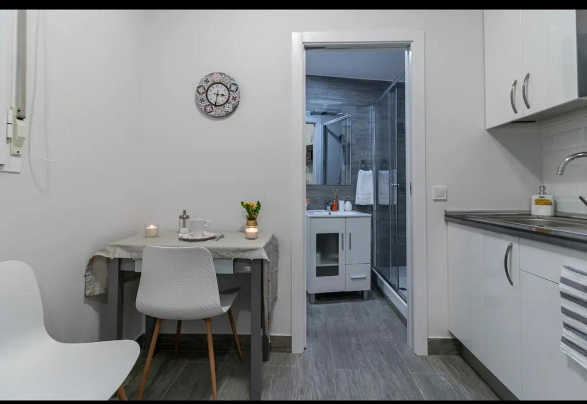 Estudio Plaza Neptuno Madrid Exterior foto