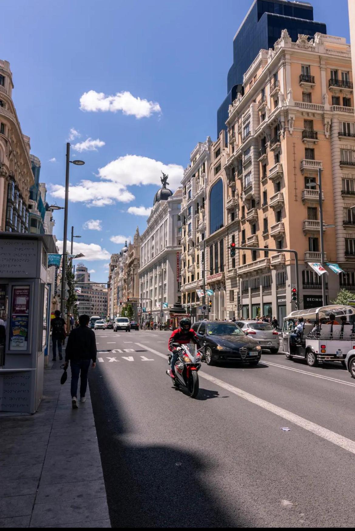 Estudio Plaza Neptuno Madrid Exterior foto